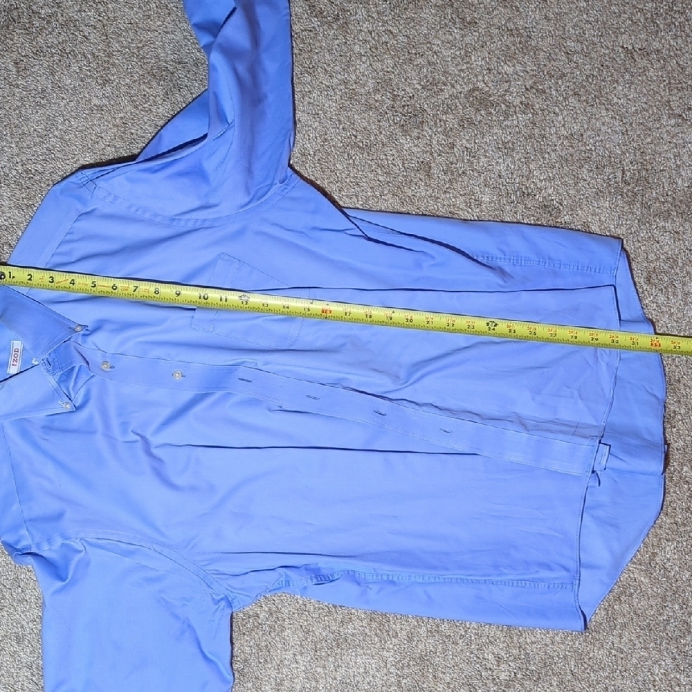 Izod Men's Casual Blue Button-Down Dress Shirt - Picture 6 of 7